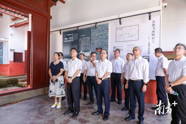 在走访乡镇、企业、县职能部门的基础上，“双百行动”服务队共同制定《东源县人民政府—安博手机站官方网站入口、广东开放大学“双百行动”工作项目实施清单》。